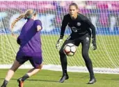  ?? STEPHEN M. DOWELL/STAFF PHOTOGRAPH­ER ?? Pride goalkeeper Aubrey Bledsoe, right, has 12 saves, including last week’s NWSL Save of the Week, in 3 games.