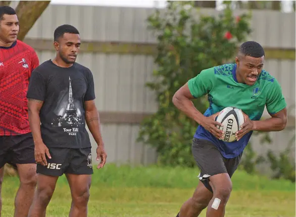  ?? Photo: ?? Suva squad members (from left) John Stewart, Terio Tamani and Jiuta Wainiqolo train at Bidesi Ground on June 29, 2020.
Ronald Kumar