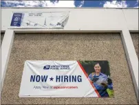  ?? LEONARD ORTIZ — STAFF PHOTOGRAPH­ER ?? The U.S. Postal Service is hiring across Southern California, hosting numerous job fairs Feb. 28to fill hundreds of open positions.