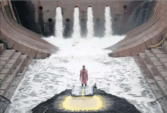  ?? Hugo Glendinnin­g Gladstone Gallery ?? MATTHEW BARNEY’S 2014 film “River of Fundament” explores death and rebirth, among many other topics, in its 5-hour, 18-minute running time.