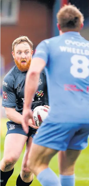  ?? Jackie Meredith ?? ●●Lee Mitchell in action for Hornets against Sheffield Eagles