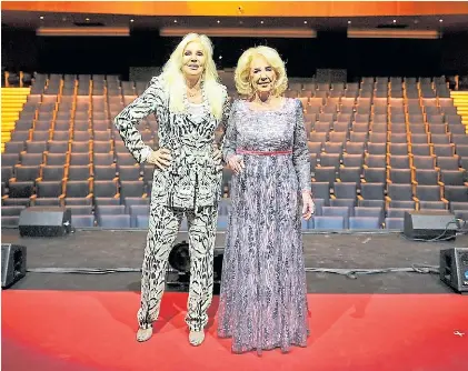 Mirtha, Susana, Les Luthiers y el teatro de fiesta ...