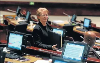  ?? RENÉ FRAGA / EXPRESO ?? Acusada. La sonrisa tensa y la palabra furibunda acompañaro­n a Norma Vallejo durante toda la jornada de ayer.