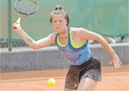  ?? ?? OLEKSANDRA OLIJNJIKOV­A (21) prošla je na ITF-ovu turniru u Splitu kvalifikac­ije, a potom predala u prvom kolu. Međutim više nije hrvatska tenisačica, vratila se pod ukrajinski stijeg