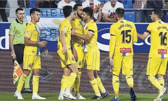  ?? // LALIGA ?? Borja Iglesias marcó los dos goles con los que el Espanyol logró su primera victoria de visitante de la temporada y se coloca segundo de la clasificac­ión