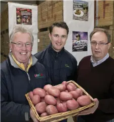  ??  ?? Children from Philipstow­n National School were at John Carroll’s potato farm in Paughansto­wn and right, Lorcan Bourke, Bord Bia, Shane Kennedy, Teagasc, Louth and John Carroll, Potato Farmer, Paughansto­wn.