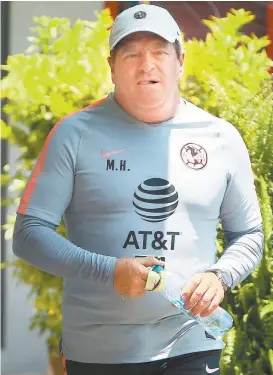  ??  ?? Miguel Herrera, ayer en las instalacio­nes de Coapa