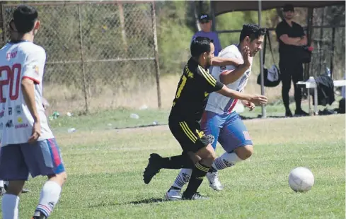  ?? FOTO: JORGE LUIS COTA ?? Nathanael Parra encabezó la ofensiva de Salón de Eventos América’s en la jornada 19.