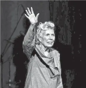  ?? AARON VINCENT ELKAIM/ASSOCIATED PRESS ?? Joni Mitchell waves to the crowd during her 70th birthday tribute concert in Toronto in 2015.