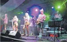  ?? ARCHIVFOTO: STEIDLE ?? Die Partyband „Die Grafenberg­er“musiziert ein weiteres Mal beim Oktobierfe­st in der Heroldstat­ter Berghalle.