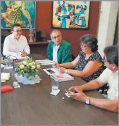  ??  ?? Reunión de autoridade­s de cultura locales con nacionales a beneficio de los campechano­s