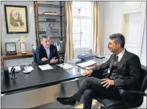  ?? CEDOC PERFIL ?? MACRI-TINELLI. Frivolizar, una forma de manipulaci­ón.