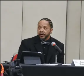  ?? (Arkansas Democrat-Gazette/Thomas Saccente) ?? Fort Smith Ward 2 City Director Andre Good speaks during the Fort Smith Board of Directors meeting Tuesday.