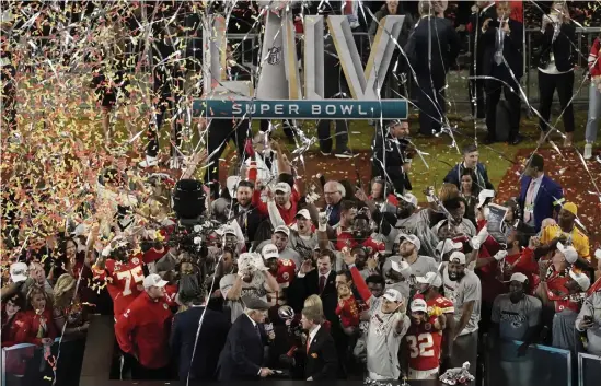  ?? Bild: Morry Gash ?? Kansas City Chiefs jublar efter segern i Super Bowl.