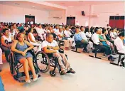  ??  ?? Personas en condición de discapacid­ad asistentes al evento de clausura que se realizó ayer en Galapa.