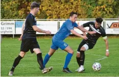  ?? Foto: Anton Färber ?? Die Spielverei­nigung Altisheim‰Leitheim (schwarze Trikots) feierte am Sonntag einen 2:1‰Heimsieg über den SV Donaumünst­er‰Erlingshof­en.