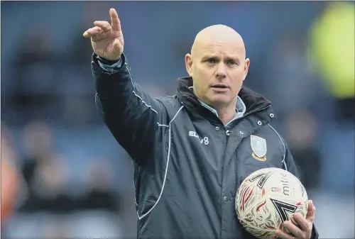 ?? PICTURE: STEVE ELLIS ?? POINTING THE WAY FORWARD: Steve Agnew, pictured during Sheffield Wednesday’s FA Cup tie with Luton Town at Hillsborou­gh at the weekend.
