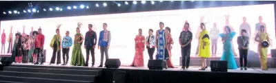  ??  ?? THE DAVAO Fashion Design Council with its Mindanao haute collection