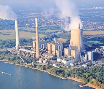  ?? FOTO: MICHAEL DAMMER ?? Am Freitag wurde die letzte Schicht gefahren: das Steag-Kraftwerk in Voerde