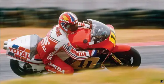  ??  ?? 3 Raymond Roche, en 1984, sur sa 500 Honda, a mené la vie dure aux pilotes américains. 3