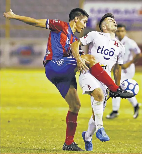  ??  ?? PUNTOS FAS ha ganado cuatro puntos en los tres partidos, que ha sido dirigido por el argentino Emiliano Pedrozo.