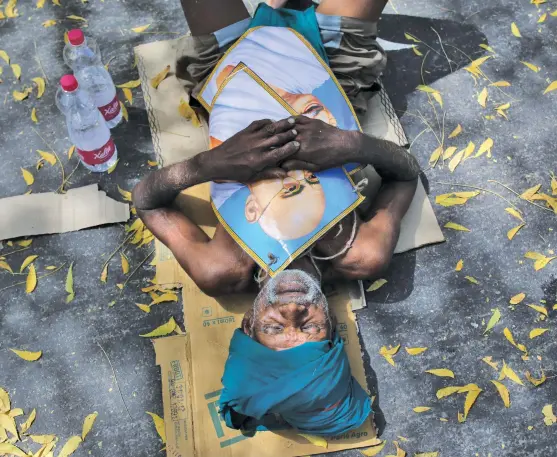  ?? AMARJIT SINGH ?? A farmer from Tamil Nadu in Delhi. Farmers from the state held demonstrat­ions for over a month in April-May demanding loan waiver