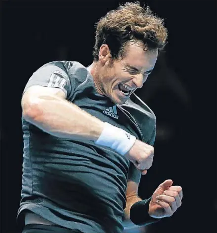  ?? ADRIAN DENNIS / AFP ?? Andy Murray celebrando su victoria ante el canadiense Milos Raonic, el martes por la noche