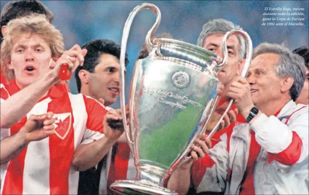  ??  ?? El Estrella Roja, invicto durante toda la edición, ganó la Copa de Europa de 1991 ante el Marsella.