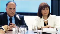  ??  ?? CONVENIO. Tebas junto a la ministra Bullrich al presentar el protocolo.