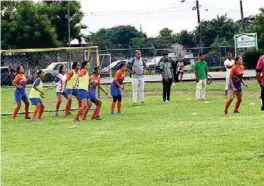  ??  ?? SITUACIÓN. La escuela de formación deportiva femenina Municipal del Empalme juega en las categorías Sub-14 y 18.