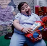 ??  ?? Everyone will really fall in love with this child charmer from General Santos, now NeuBake Super Slice endorser Bae-by Baste.