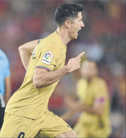  ?? Foto: manel montilla ?? Su novena sinfonía lewandowsk­i suma nueve goles en siete partidos con el Barça en laliga