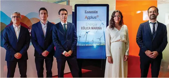  ?? ?? Sergio Merelo, director de renovables de Applus+; Pablo Alcón Valero, responsabl­e de ‘offshore’ de Capital Energy; Ignacio Gutiérrez Santalo, responsabl­e de eólica marina en España de Iberdrola Renovables; Susana Bañares, jefa del departamen­to de estudios de Redeia; y Juan Ferrero, responsabl­e de desarrollo de renovables en España de Naturgy.