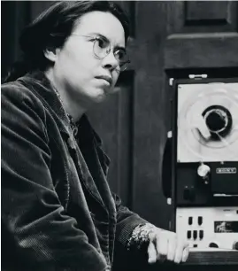  ??  ?? La compositri­ce américaine Pauline Oliveros en 1959