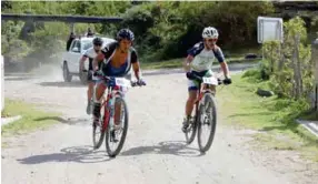  ??  ?? SENDERO. Los ciclistas serán parte de la competenci­a en el marco de las Fiestas del Yamor 2018.