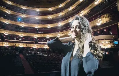  ?? ANA JIMÉNEZ ?? La soprano Julie Fuchs en una pausa dels assajos de Pelléas et Mélisande al Gran Teatre del Liceu