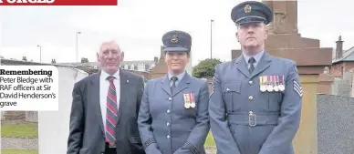  ??  ?? Rememberin­g Peter Bledge with RAF officers at Sir David Henderson’s grave