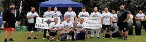  ??  ?? Strength athletes from Iron Generation Gym in Barwell with other competitor­s at Tamworth Strongest Man 2016