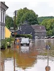  ?? FOTO: FRIES ?? Land unter in der Kohlfurth. Die Höhe des Schadens ist noch nicht ansatzweis­e zu beziffern.