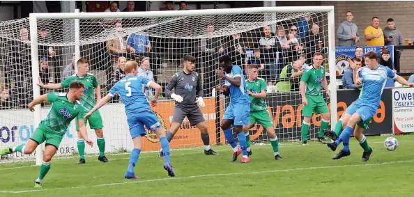  ?? Geoff Boden ?? Skelmersda­le United on the attack against Charnock Richard at Victory Park