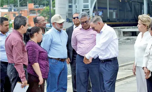  ?? F.E. ?? El director de la Opret recorrió varias estaciones del Metro de Santo Domingo para verificar su estado.