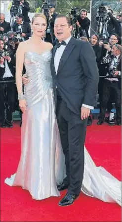  ??  ?? Uma Thurman, con Arpad Busson en el Festival de Cannes del 2013, y con su hija