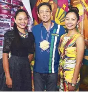  ??  ?? Isabela Vice Governor Tonypet Albano (center) is welcomed by SM City Cauayan’s Aika and Jen.