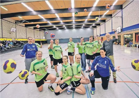  ?? RP-FOTO: MARKUS VAN OFFERN ?? Das Ende einer Ära: Mit der Frauen-Mannschaft löst sich das letzte Handball-Seniorente­am des VfL Merkur Kleve auf.