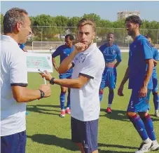  ??  ?? Falcão estreou-se como técnico principal no Fabril