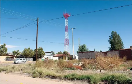  ??  ?? desde el punto de vista de los inconforme­s, dicha antena fue instalada ilícitamen­te