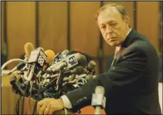  ?? STEVE BERMAN/THE NEW YORK TIMES ?? Dr. Charles V. Wetli during a news conference on Long Island in 1996.