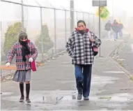  ??  ?? El meteorólog­o de la UAEM, José Pérez, alertó que continuará­n las bajas temperatur­as por la entrada de un frente frío.