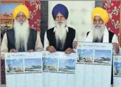  ??  ?? ■ Akal Takht jathedar Giani Gurbachan Singh (right) and SGPC members releasing the Nanakshahi calendar 201819 in Amritsar on Monday. HT PHOTO