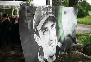  ?? Foto: Getty Images ?? Auch in den Folgemonat­en gedachten Rallye-Fans dem tödlich verunglück­ten Craig Breen.